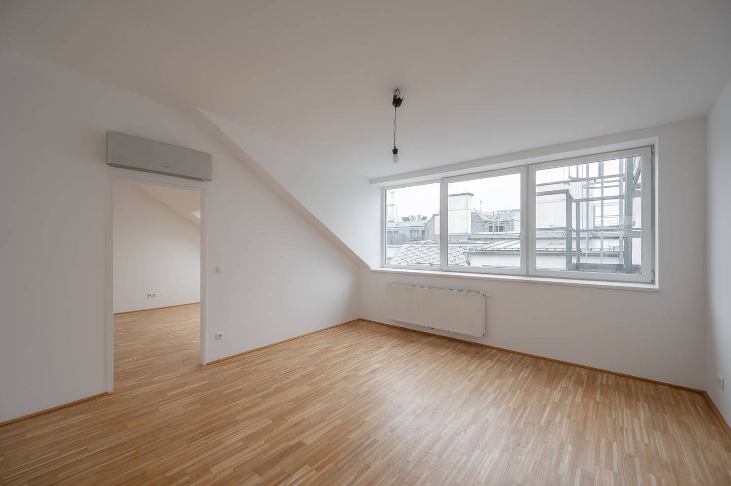 ++NEU++ Stunning 3-room Penthouse Apartment in a Prime Location – Vienna's 7th District