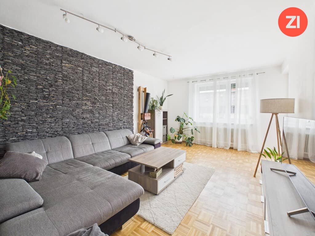 Apartment with loggia and generous room layout
