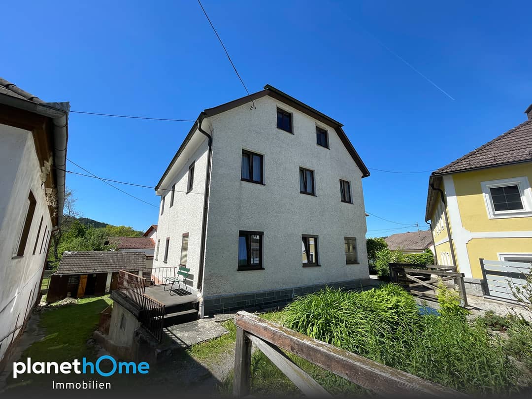 Charming townhouse with terrace in a central location