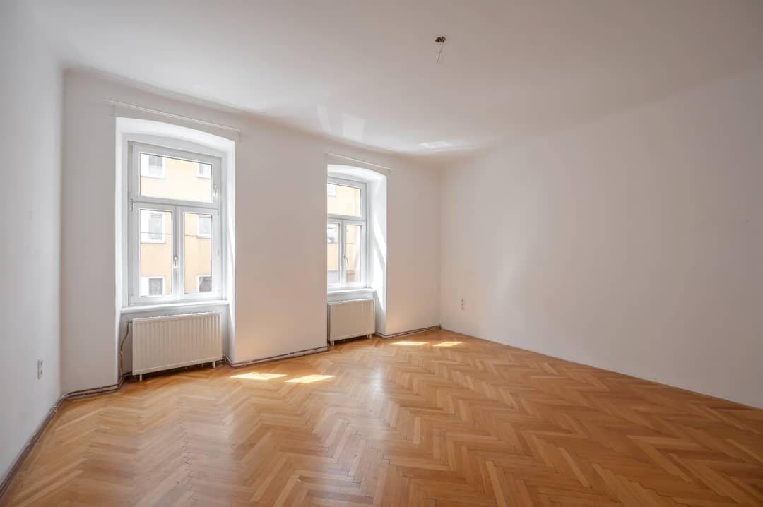 Altbauwohnung mit Lift und Balkon möglich