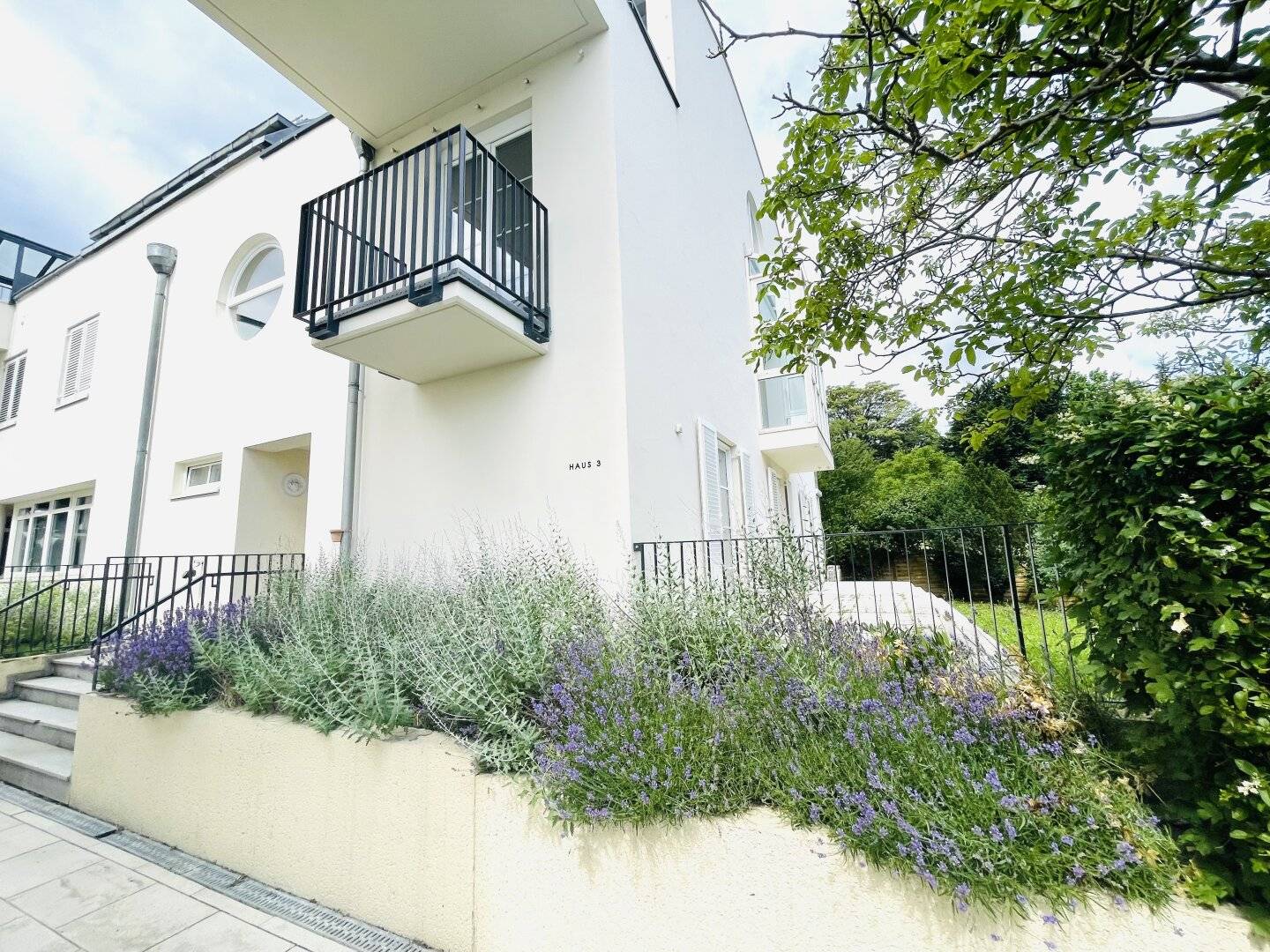 Wohnung mit Garten und Terrasse