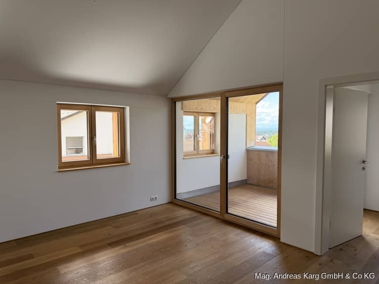 Dachgeschosswohnung Waldrandnähe Tiefgaragenplatz