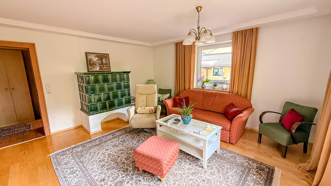 Ground floor apartment near town center balcony