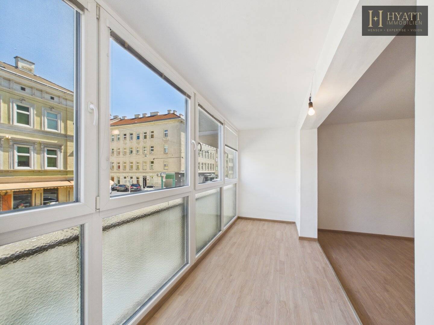 Licht, Raum und Wohnqualität – Großzügige 3-Zimmer-Wohnung mit verglaster Loggia