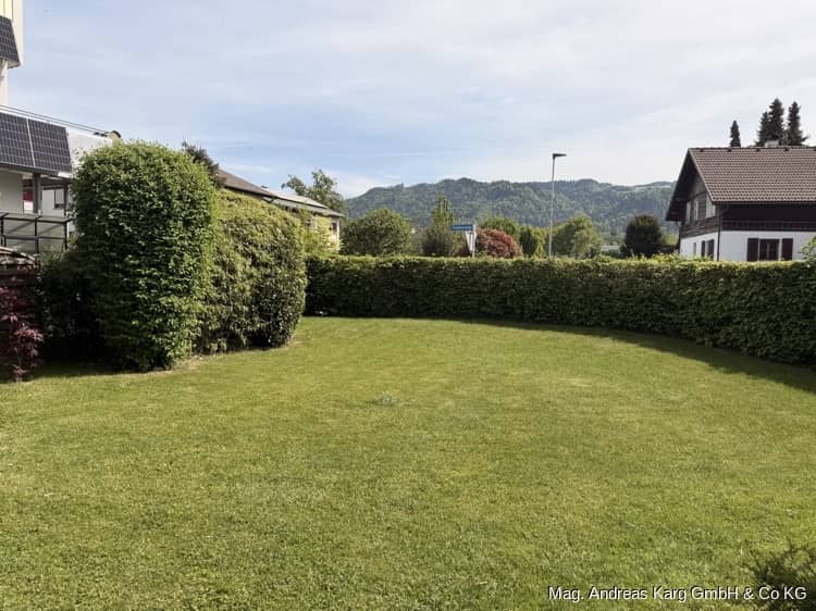 Geräumiges Einfamilienhaus mit Garten und Entwicklungspotenzial in sonniger Lage
