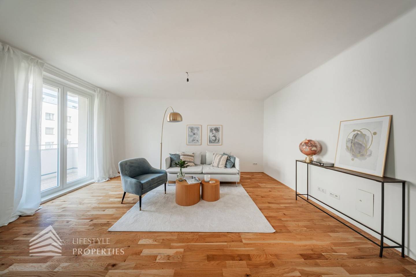 Bright apartment with terrace near U3