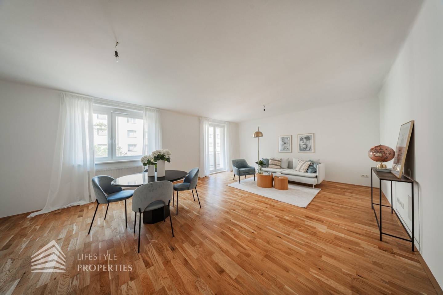 Bright apartment with terrace near U3