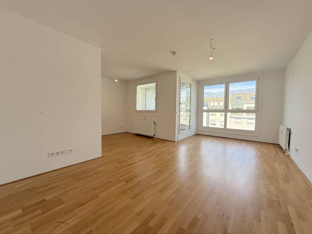 Top floor apartment with loggia west facing