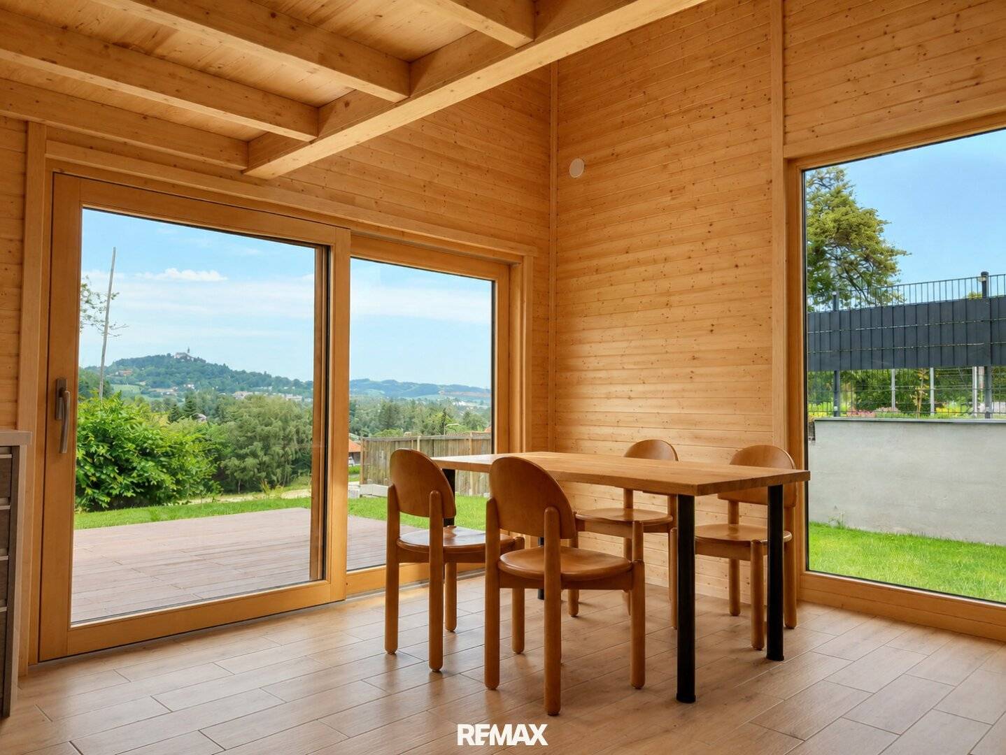 Holzhaus mit Sauna und Pöstlingbergblick in Leonding