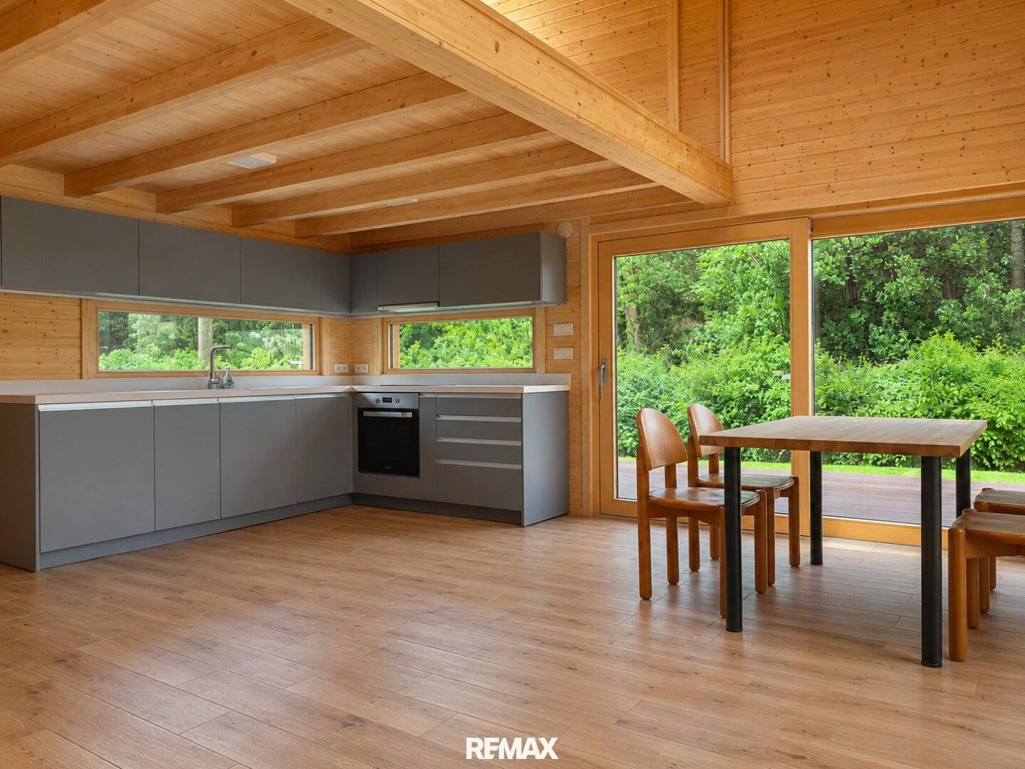 Holzhaus mit Sauna und Pöstlingbergblick in Leonding