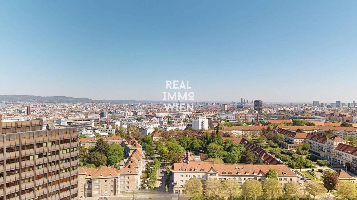 Maisonette apartment with rooftop pool and view