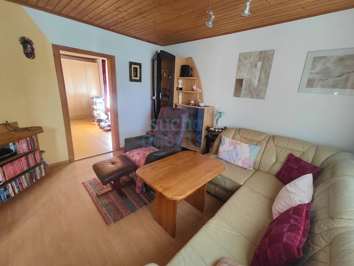 Einfamilienhaus mit Waldgrundstück und Werkstatt in ruhiger Siedlungslage