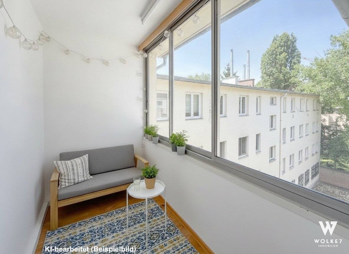 Helle Wohnung mit verglaster Loggia in Toplage