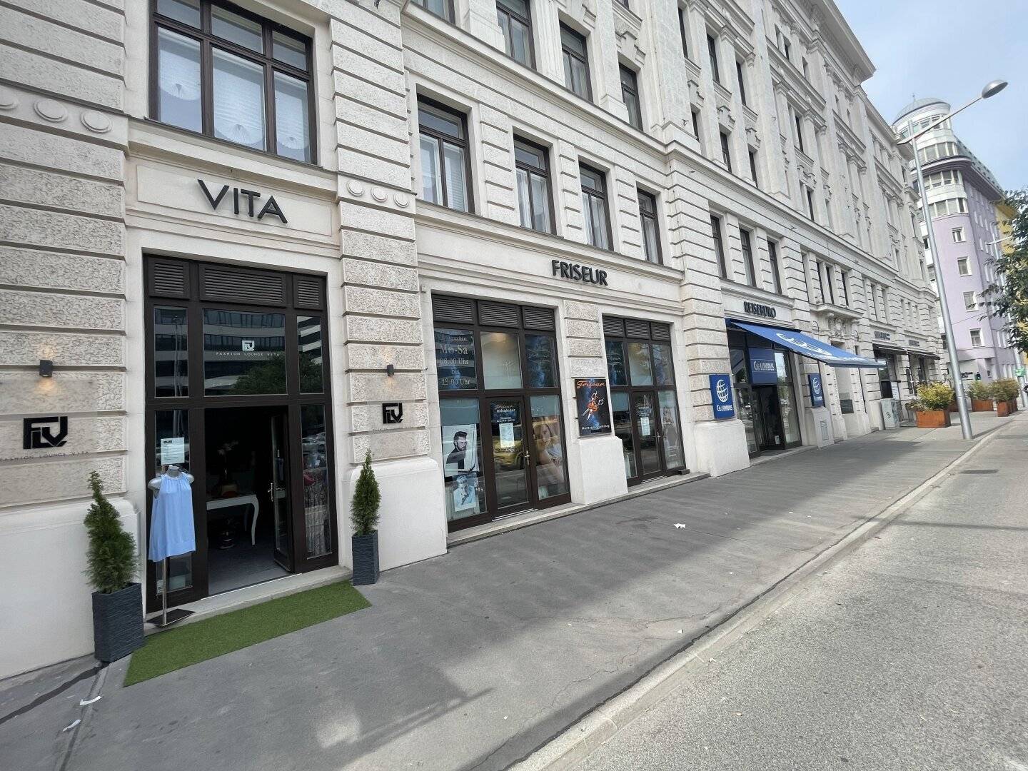 Spacious commercial premises near Belvedere