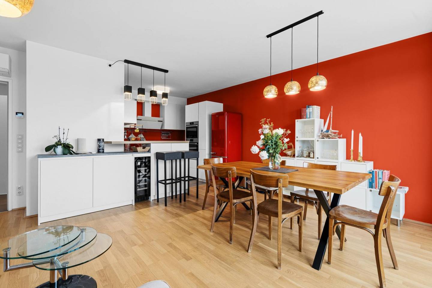 Neubauwohnung mit zwei Terrassen und Gärten