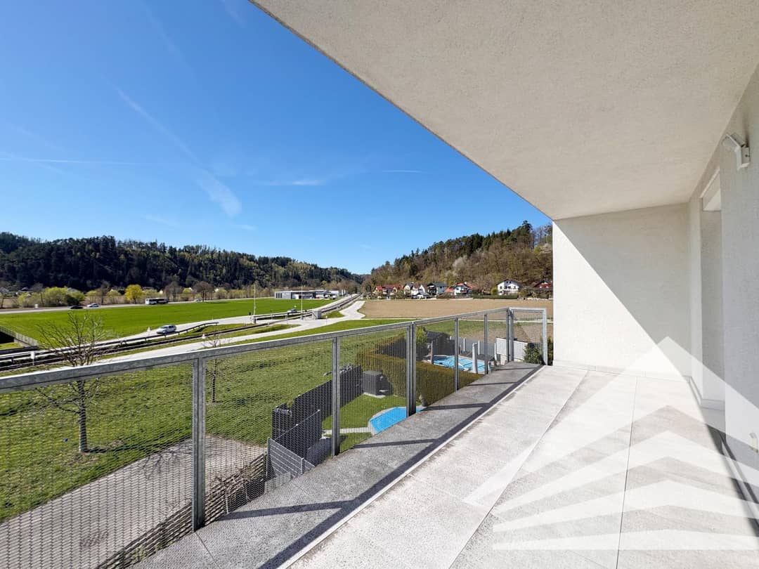Bright apartment with sun terrace