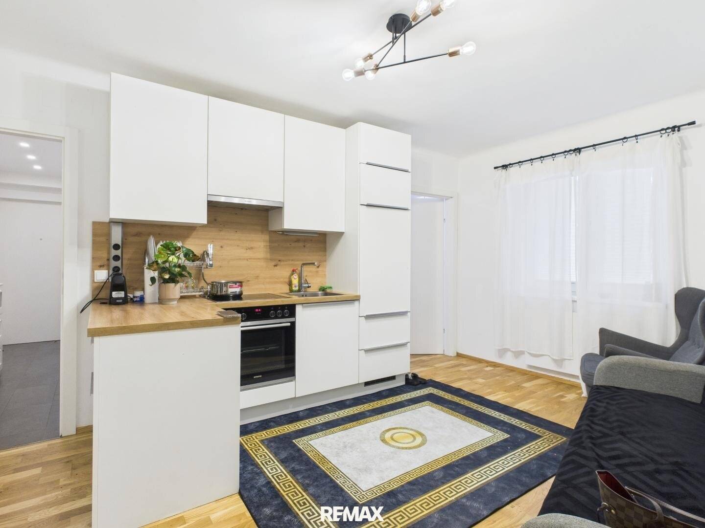 Renovated apartment with built in kitchen in a quiet location