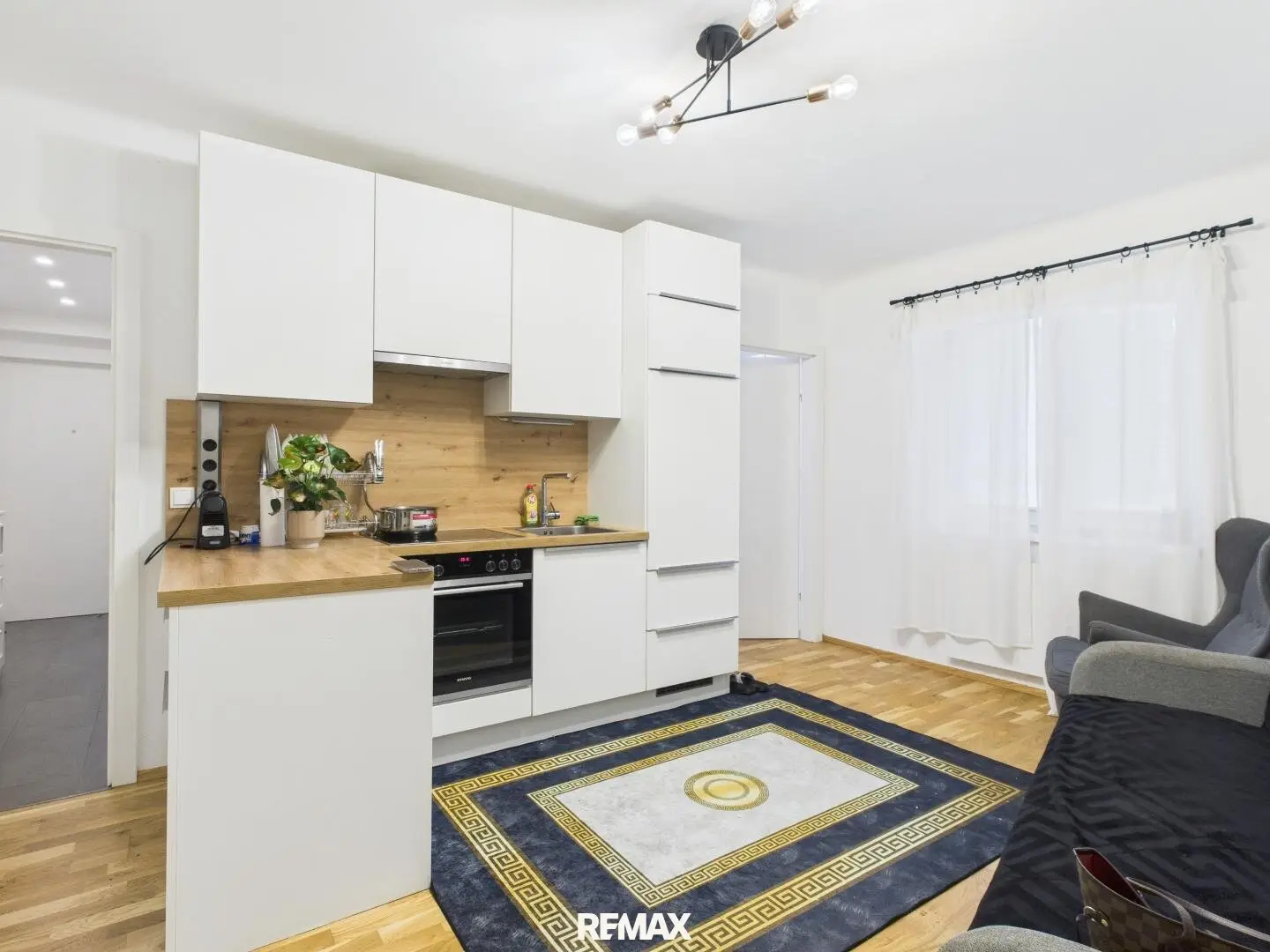Renovated apartment with built in kitchen in a quiet location