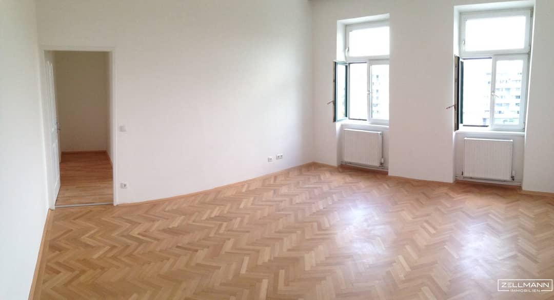 Helle Altbauwohnung mit Parkett in zentraler Lage