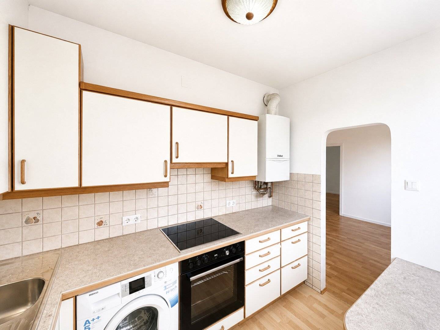 Sunny courtyard apartment with separate kitchen in Rannersdorf