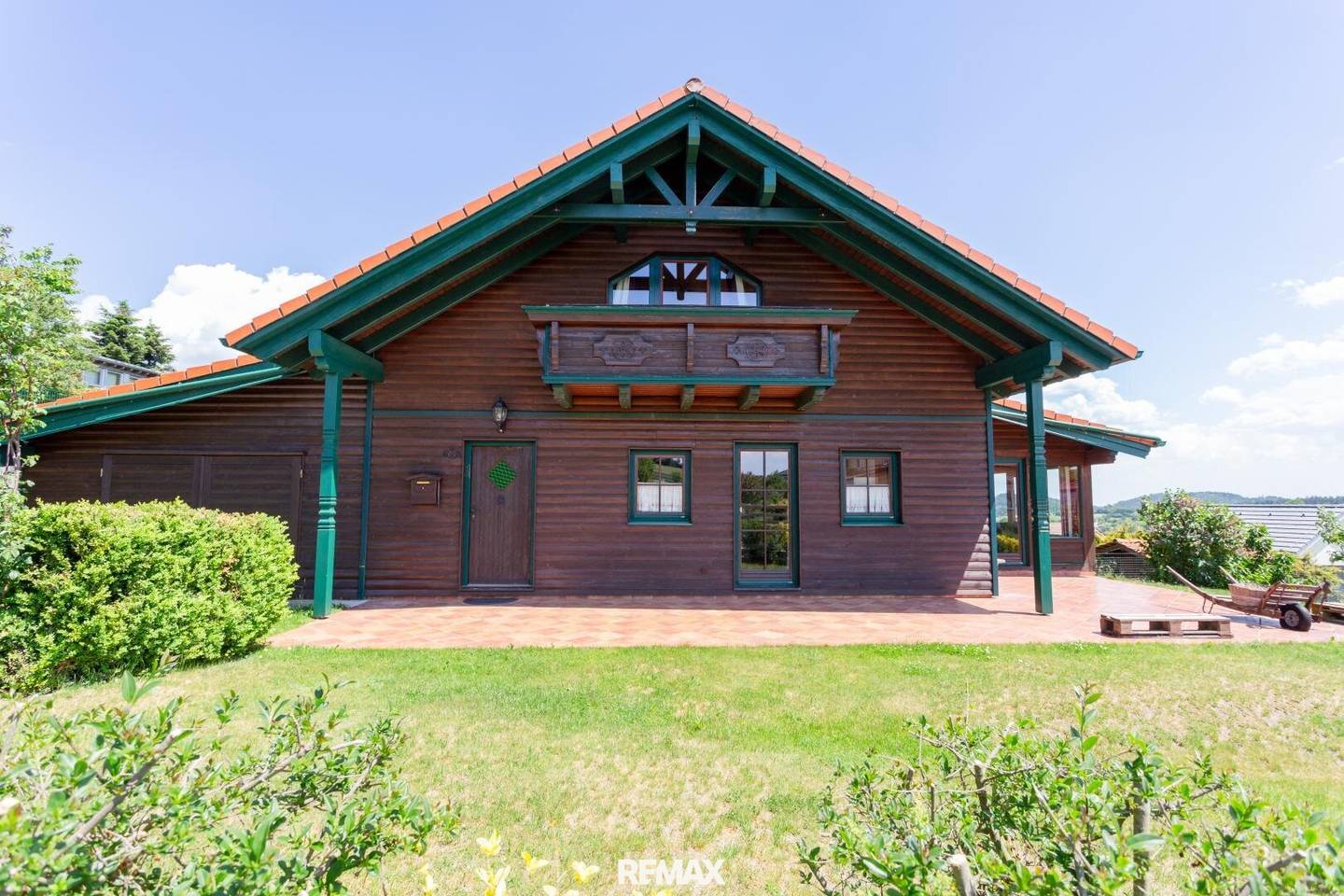 Einfamilienhaus mit Wintergarten und sonnigem Garten