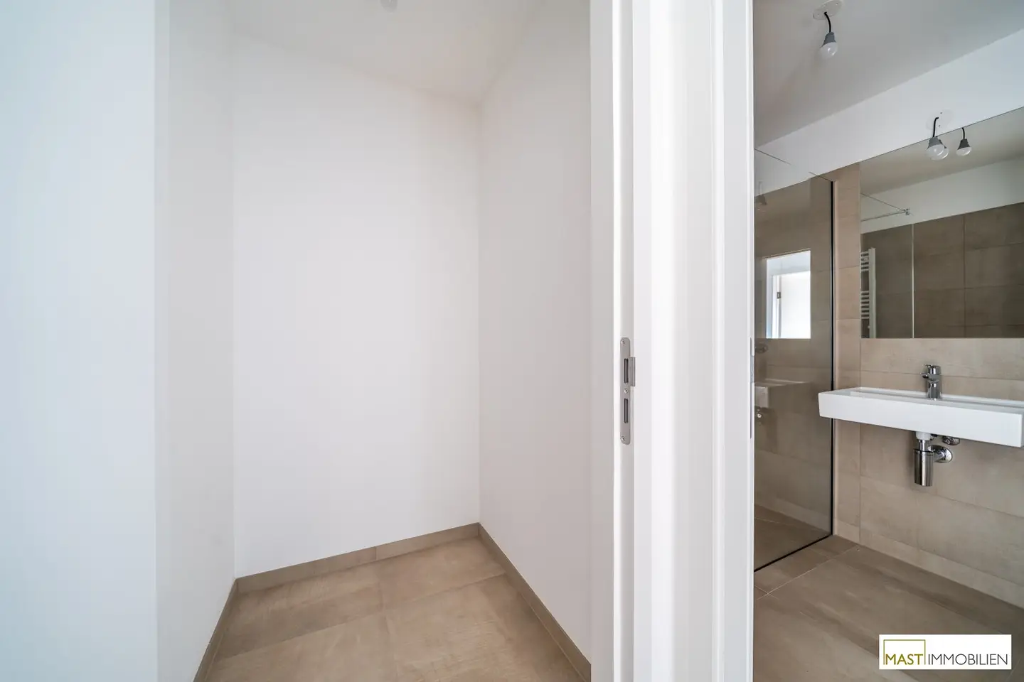 Ready to move in 2-room apartment on the 3rd floor with elevator