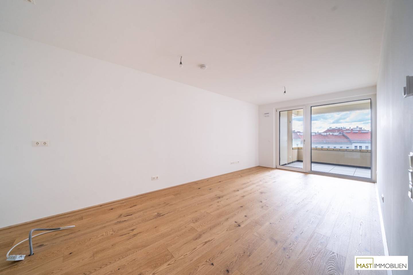 Immediate occupancy 3-room family apartment on the 6th floor