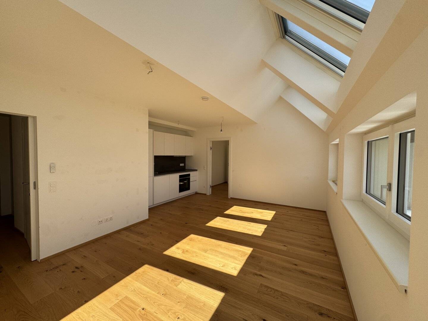Bright Penthouse Apartment with Balcony in Vienna Alsergrund