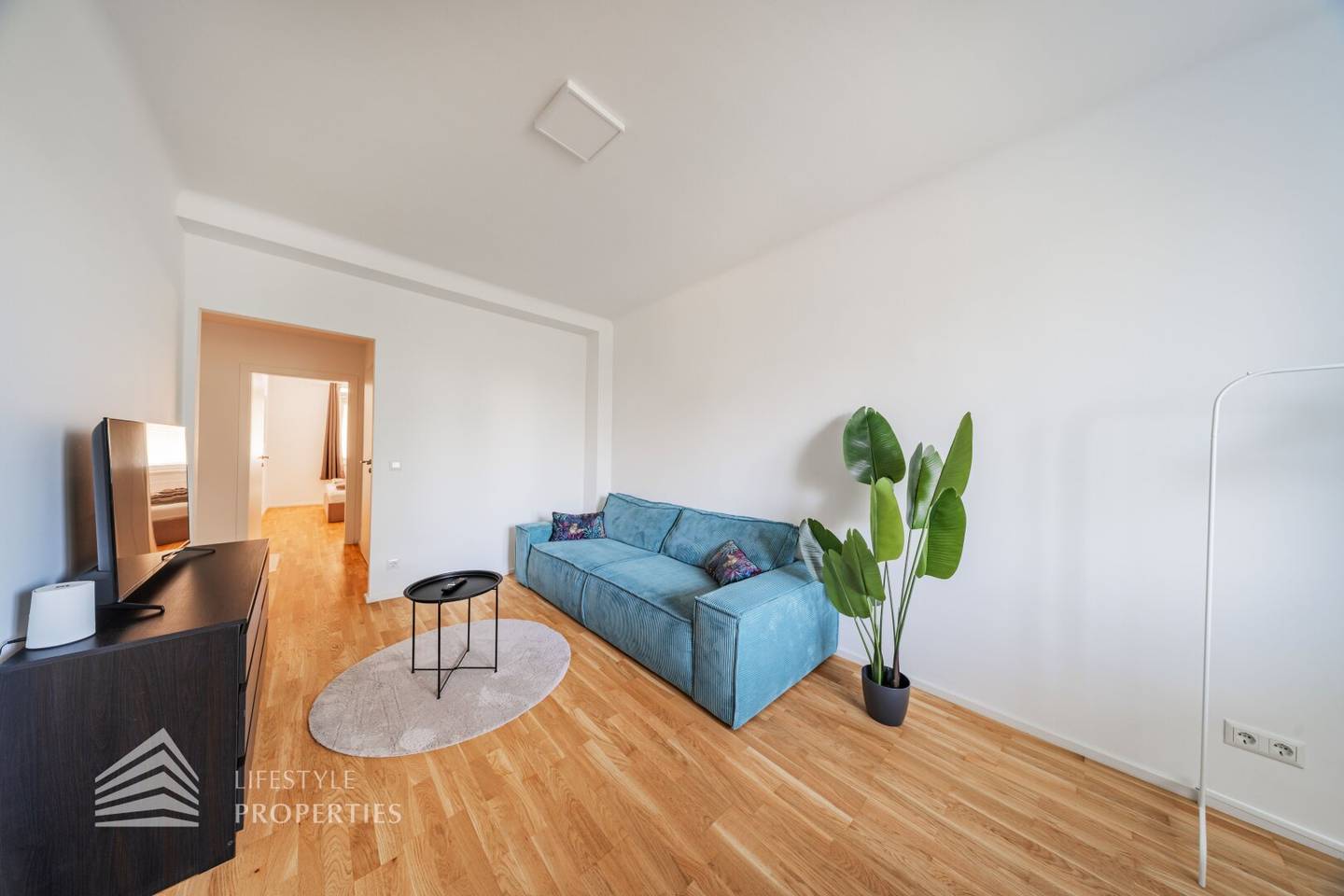 Wohnung with Loggia near Gaußplatz fully furnished