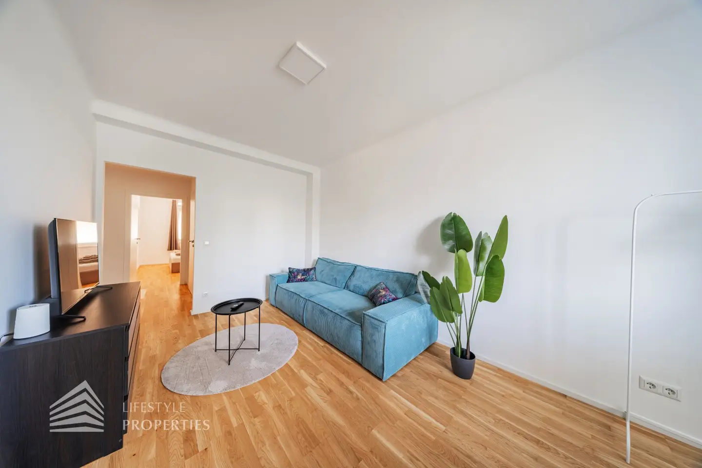 Wohnung with Loggia near Gaußplatz fully furnished