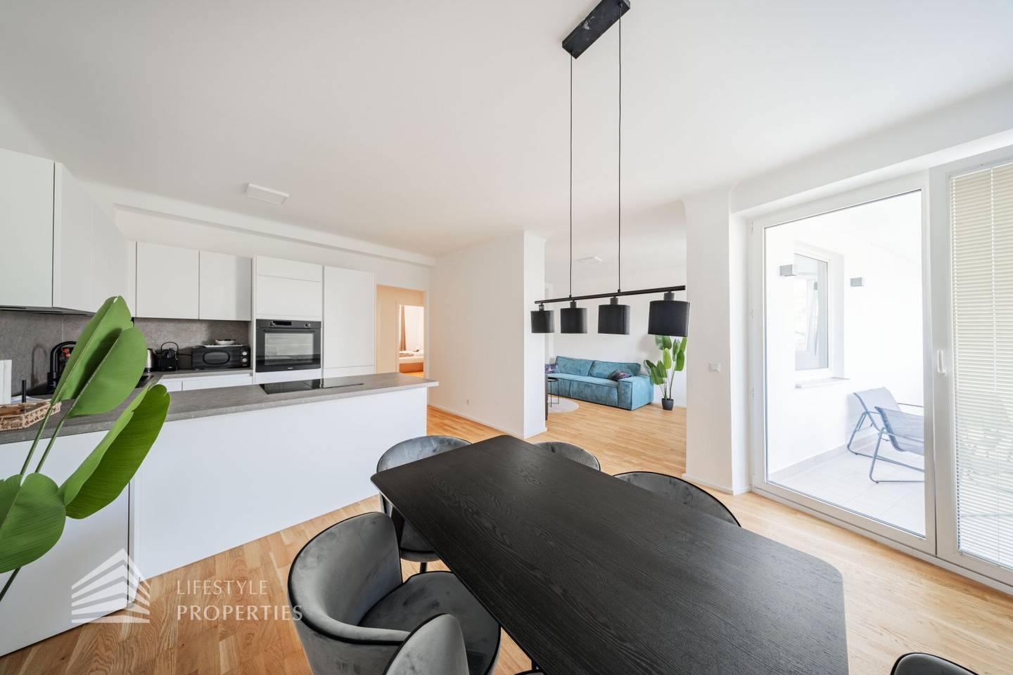 Wohnung with Loggia near Gaußplatz fully furnished
