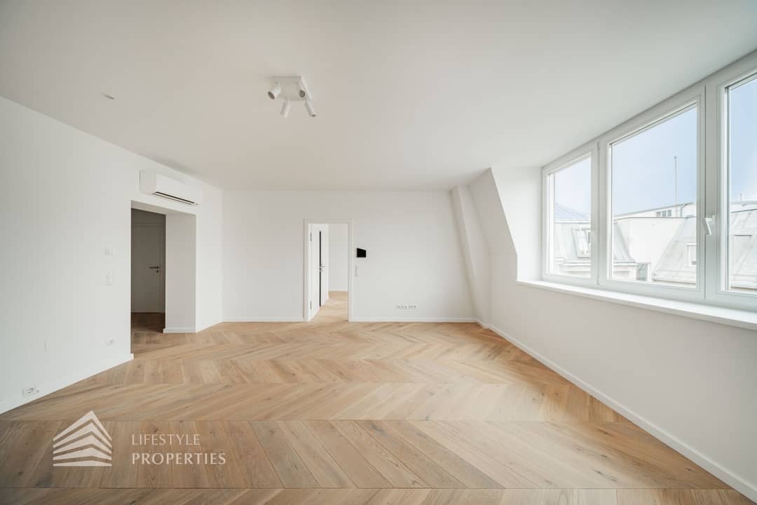 Attic apartment first occupancy Gründerzeit charm