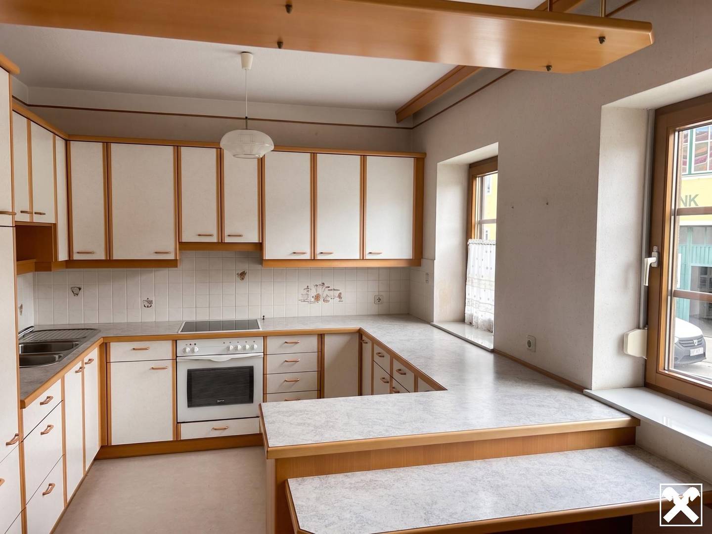 Well-maintained single-family home with large plot near Vienna