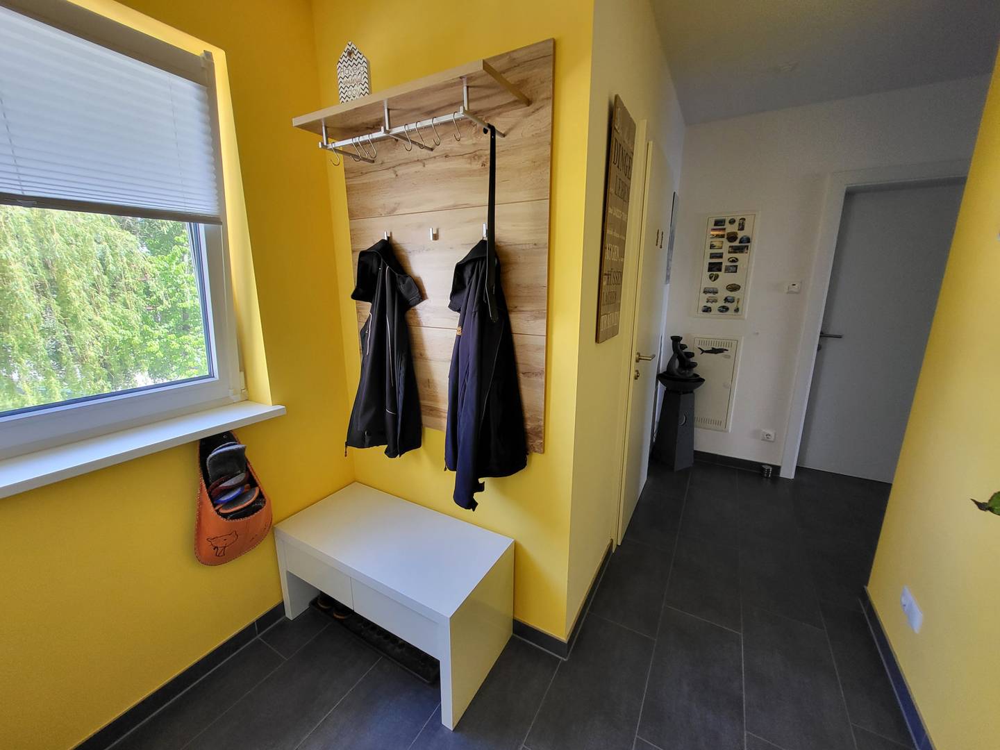 Helle 3-Zimmer-Wohnung mit Balkon und Bergblick