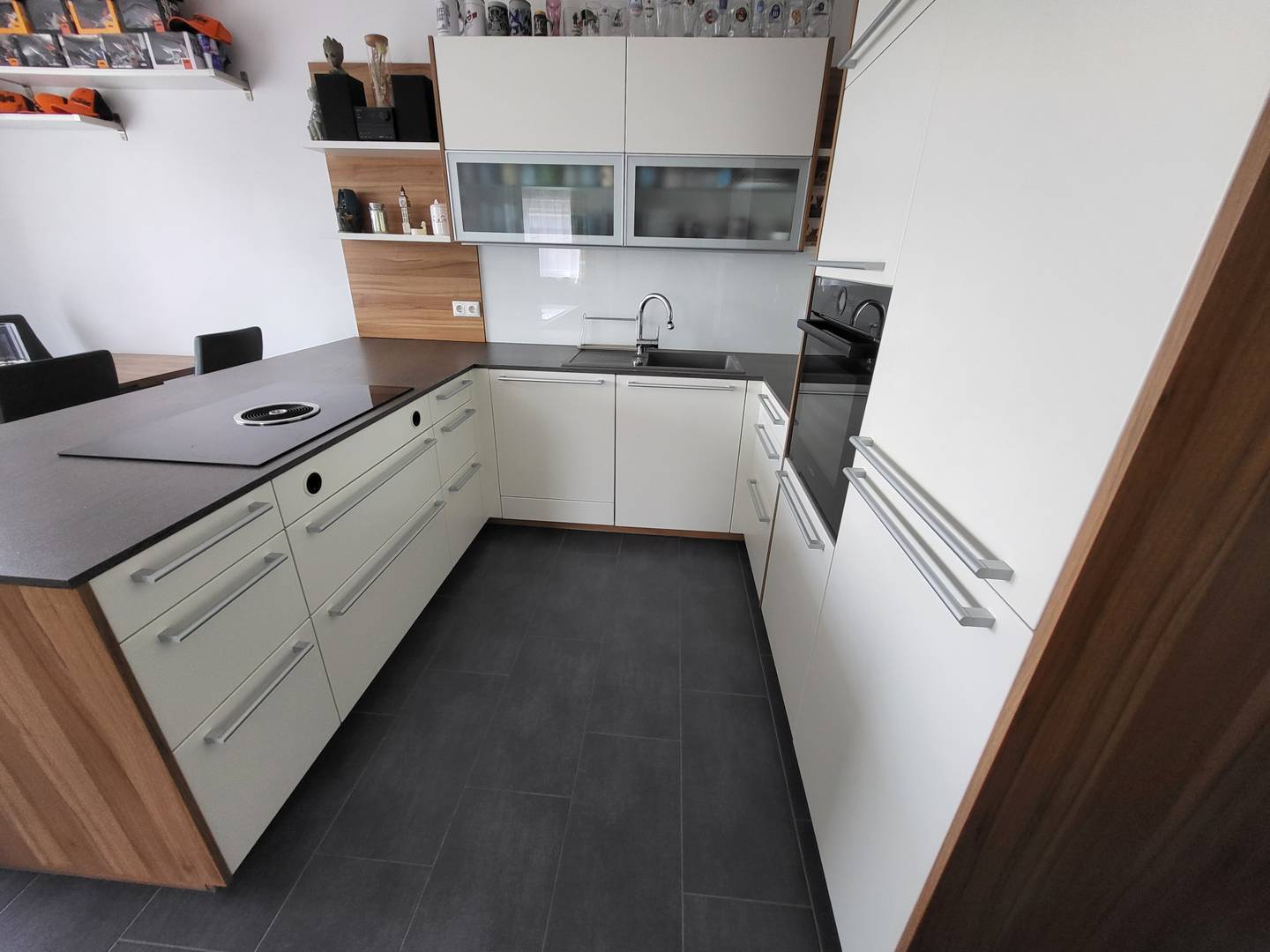 Helle 3-Zimmer-Wohnung mit Balkon und Bergblick
