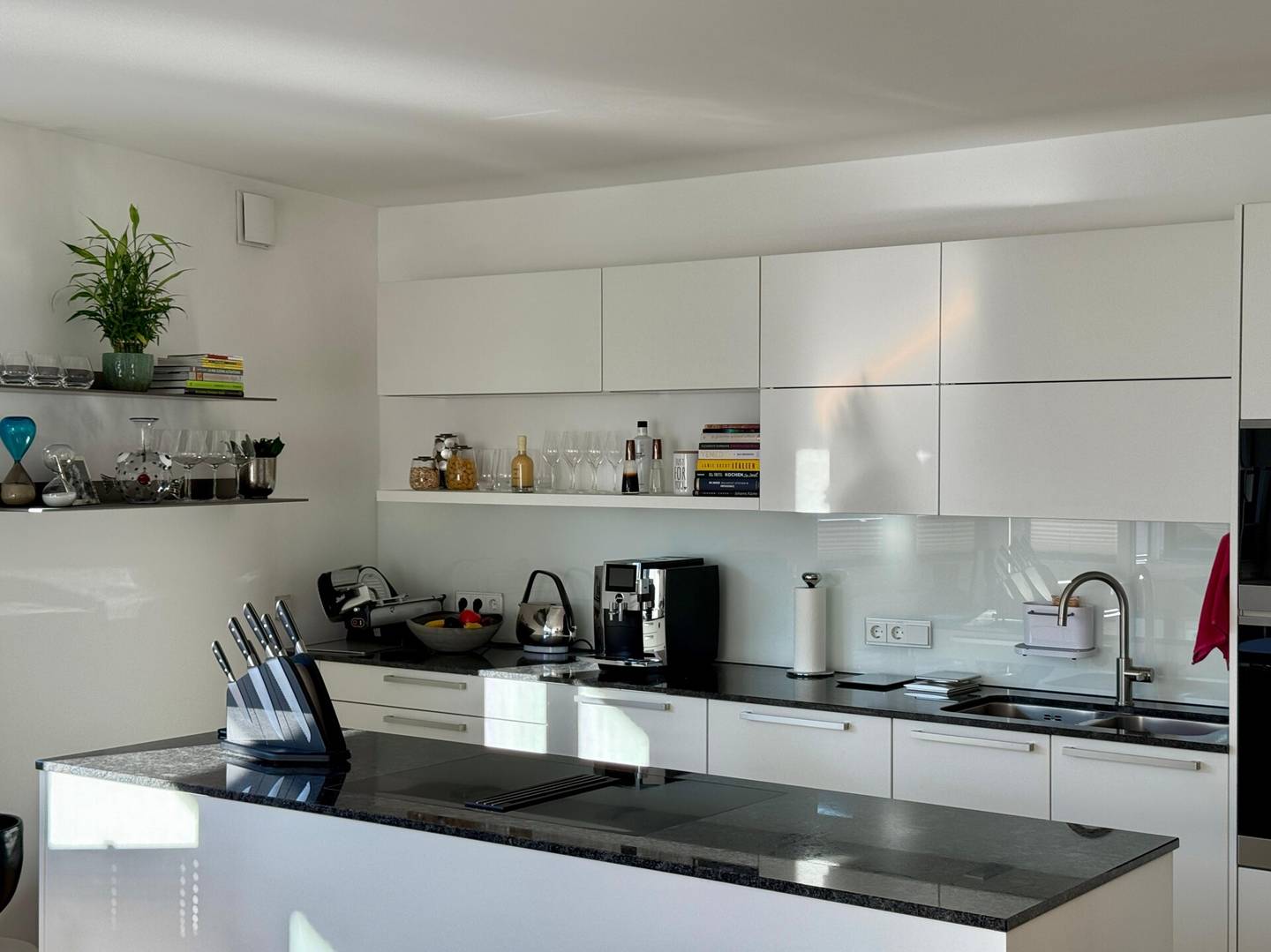 Neuwertige 4-Zimmer-Wohnung mit Terrasse im Zentrum