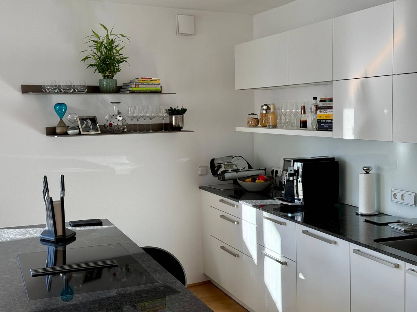 Neuwertige 4-Zimmer-Wohnung mit Terrasse im Zentrum