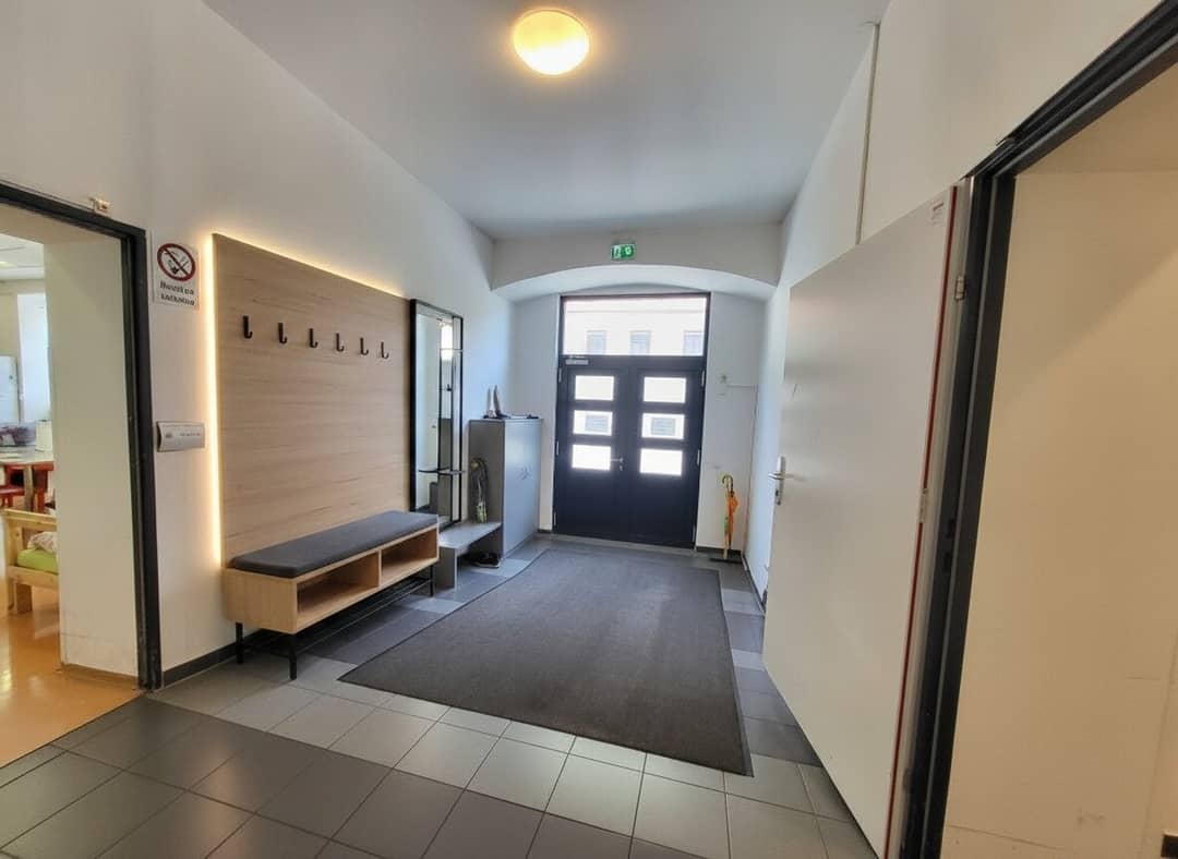 Barrier-Free Commercial Space with Underground Parking in Prime Location