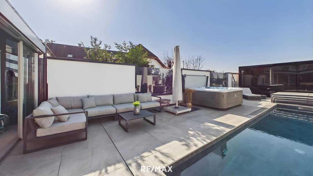 Einfamilienhaus mit Pool und Sauna in Leonding