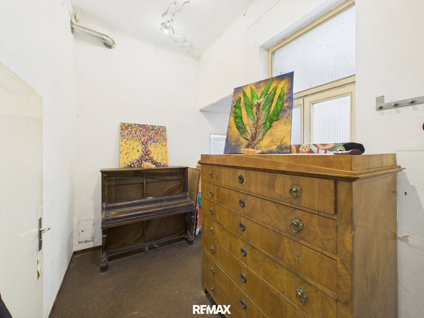 Renovation-Ready Apartment on Meidlinger Hauptstraße