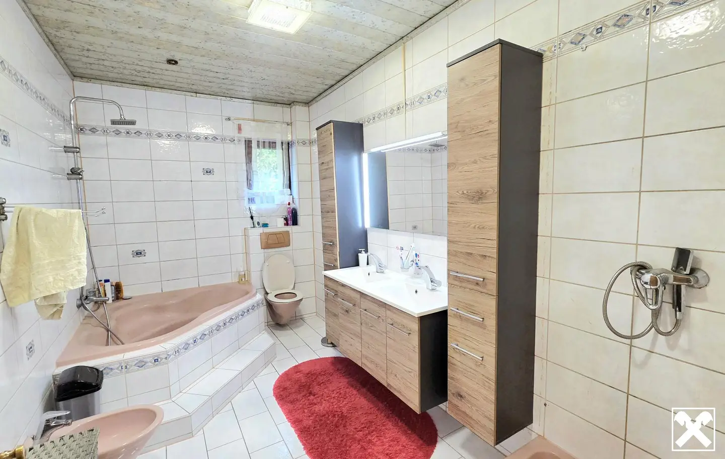 Well Maintained Multi Family House with Terrace Garden and Double Garage