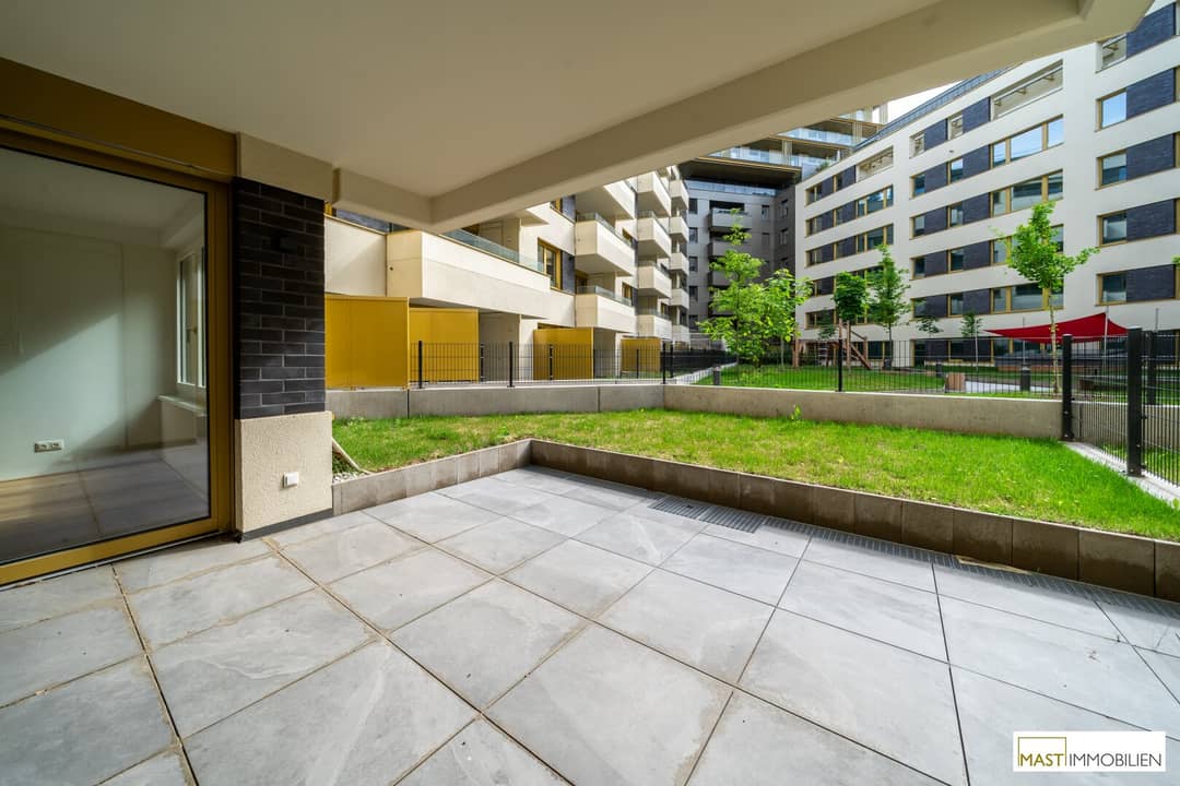 Bright Garden Apartment with Terrace Loggia and Cellar