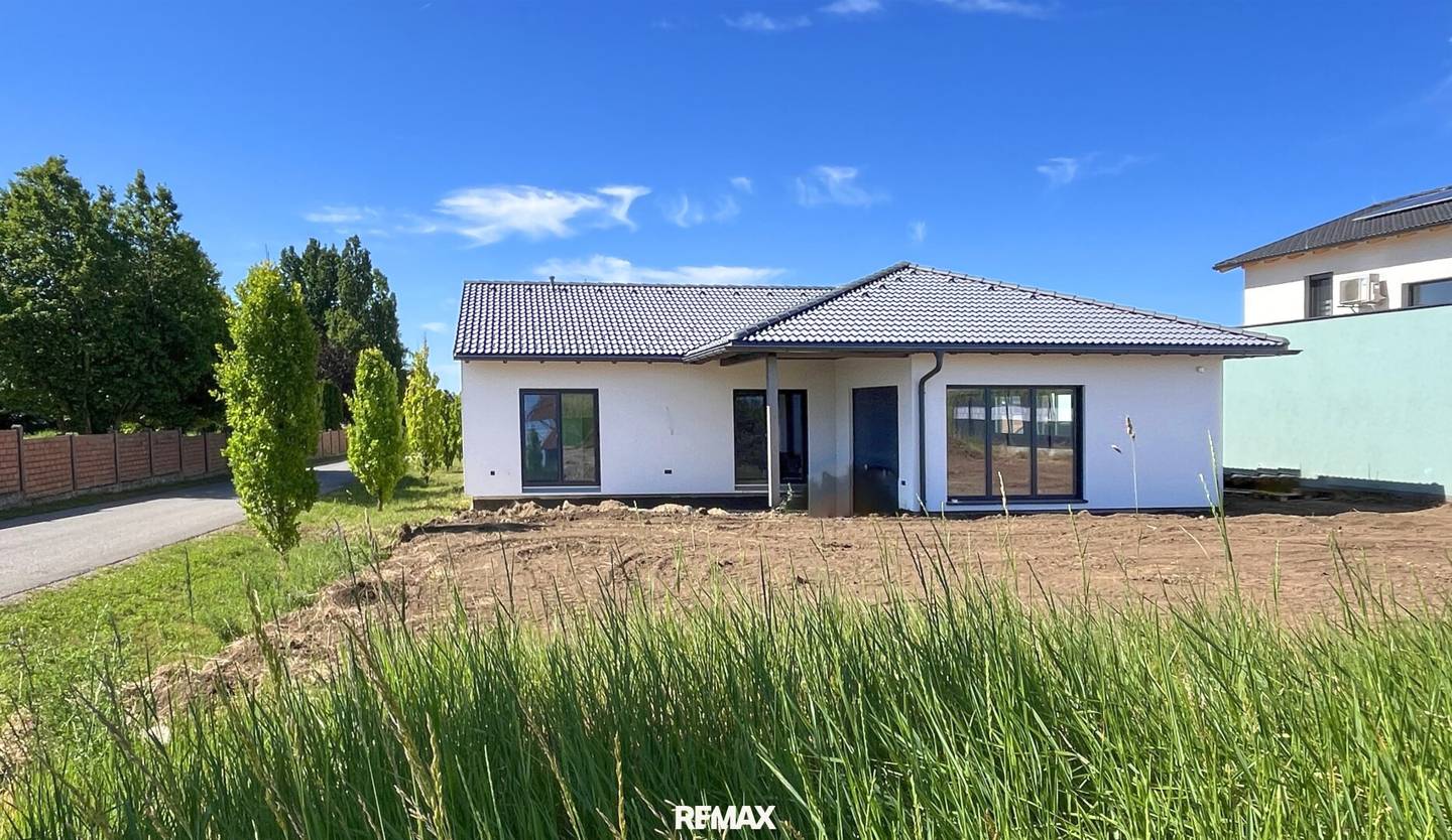 Shell-ready Bungalow with Garden in Zistersdorf