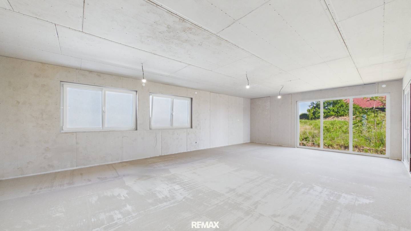 Shell-ready Bungalow with Garden in Zistersdorf
