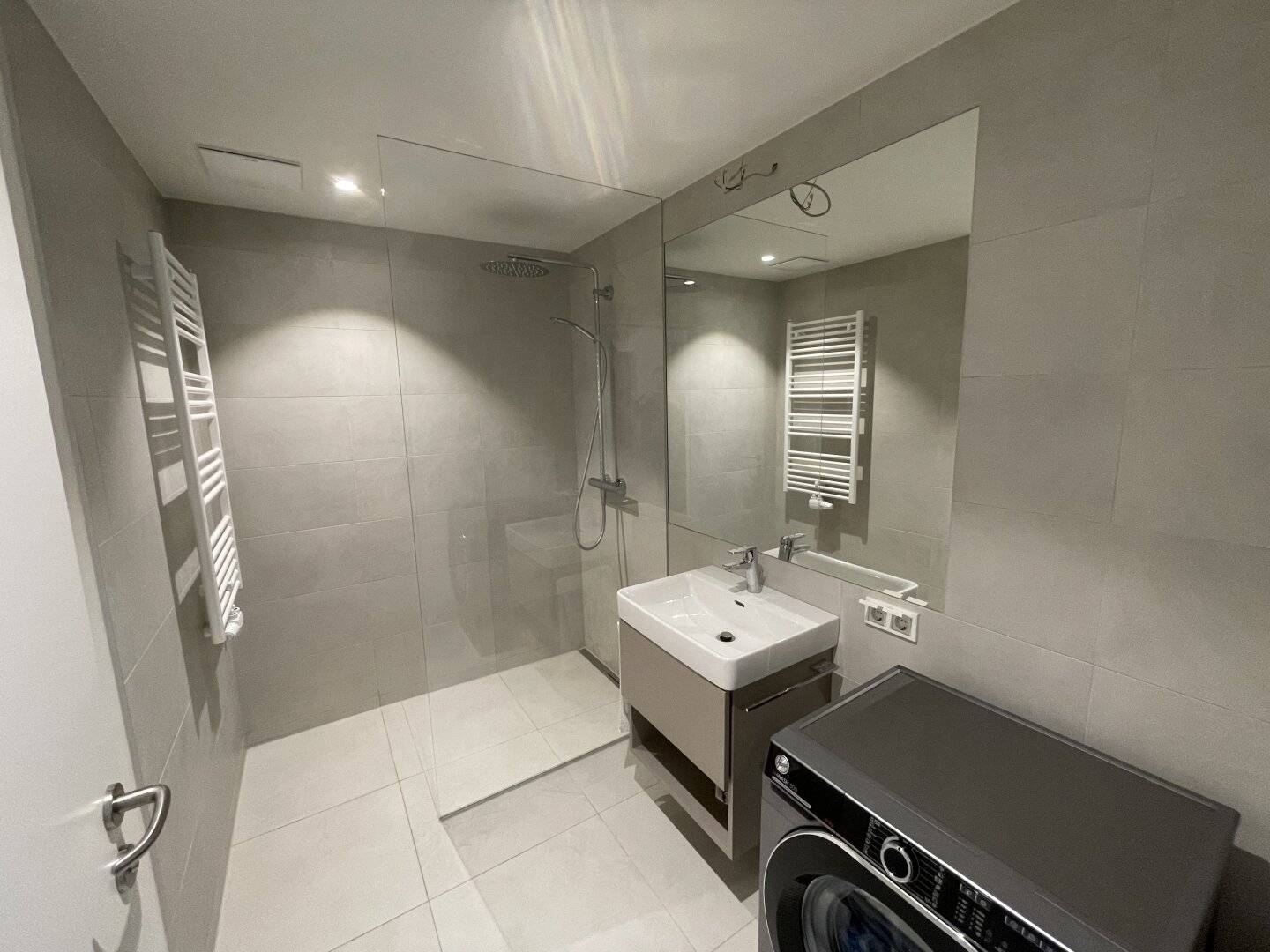 2-ZIMMER-LUXUSWOHNUNG MIT LOGGIA - BEL &amp; MAIN BEIM BELVEDERE