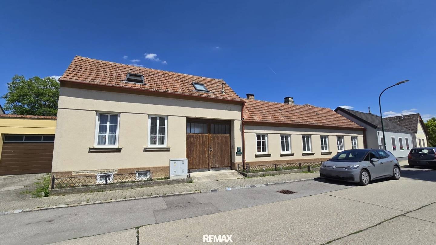 Einfamilienhaus mit großem Grundstück und Nebengebäuden in ruhiger Lage