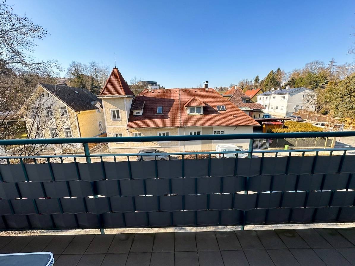 Bright 3-Room Apartment with Balcony and Underground Parking in St. Pölten