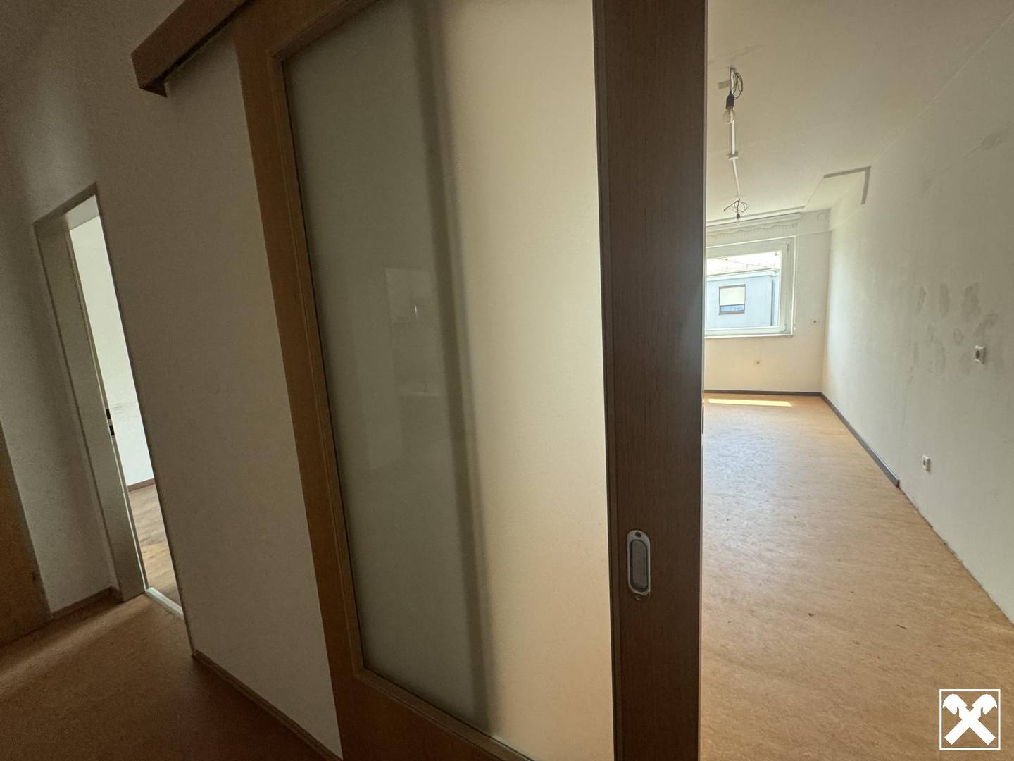 Helle 3 Zimmer Wohnung mit Loggia und Kellerabteil