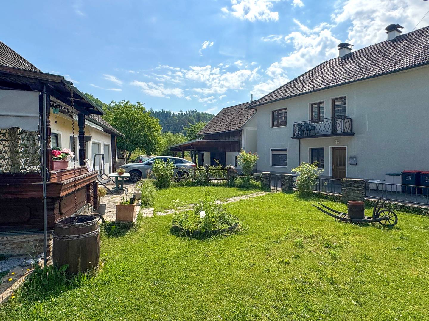 Zwei Häuser mit Entwicklungspotenzial und großem Grundstück in Bad Mühllacken