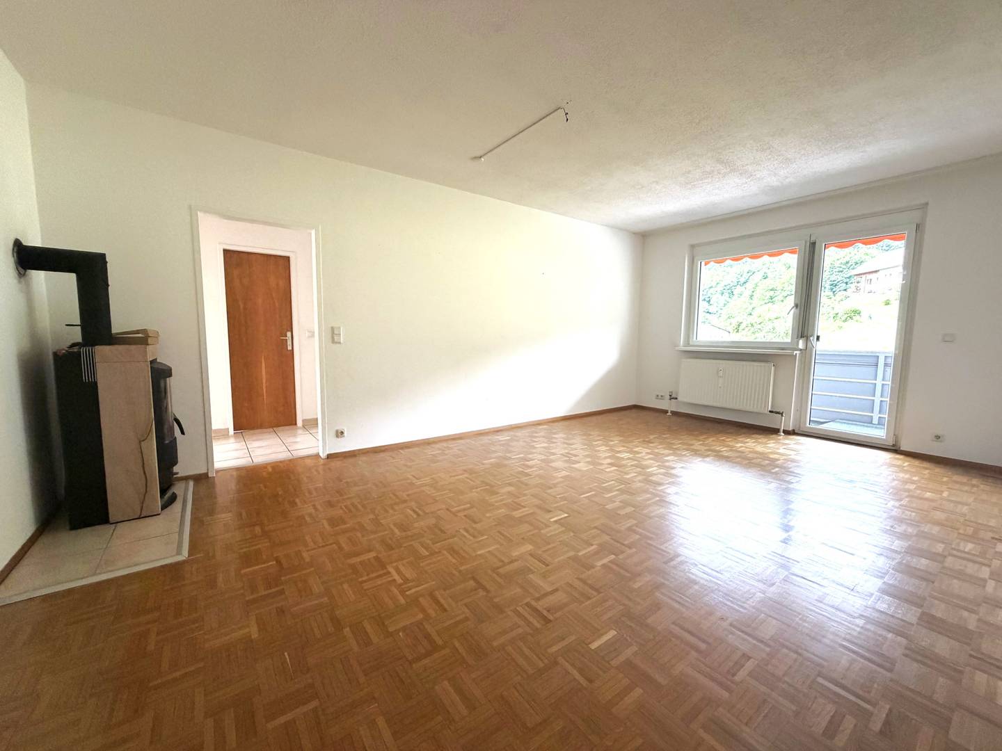 Ruhige Wohnung mit Loggia und Carport in zentraler Lage